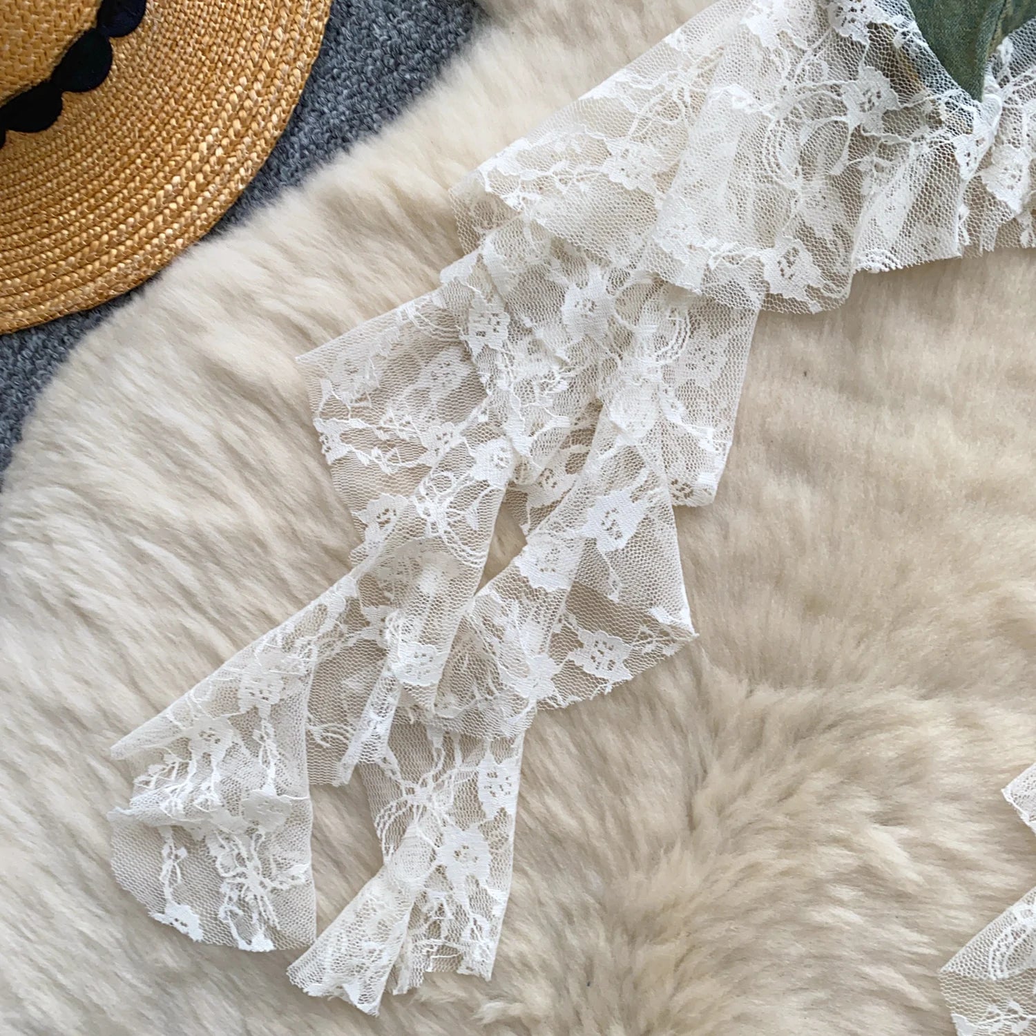 Sexy Spliced lace Chic Crop Top Korean Tanks Top Women Women Corset Bustier  women clothing