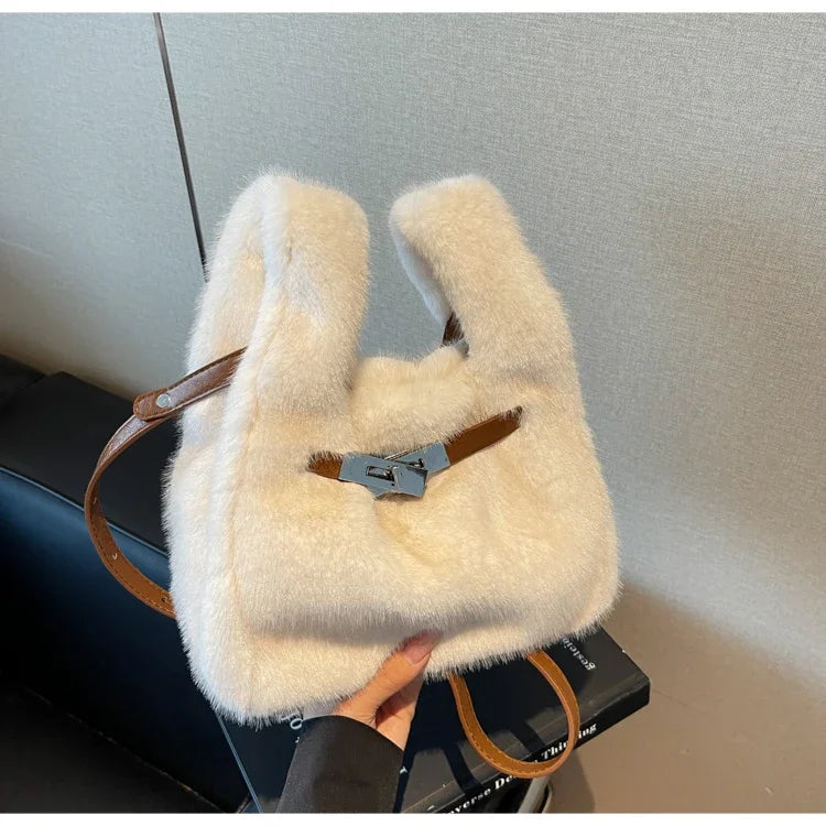 Fashionable Women's Bags Trend 2025 Faux Fur Shoulder Bags Plush Faux Mink Luxury Handbags Chic Crossbody Bag Solid Color Purses