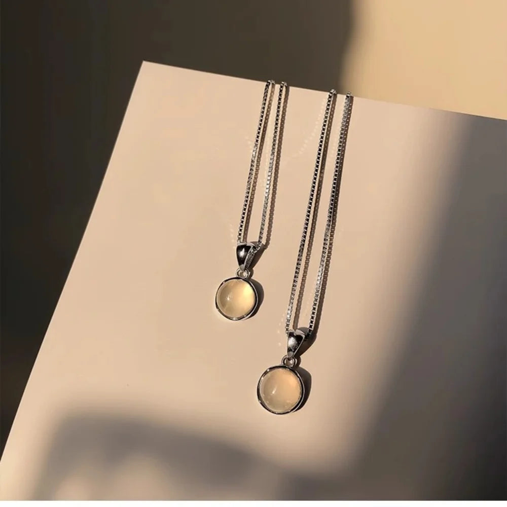 Simple White Round Pendant Necklaces Women Jewelry Choker Clavicle Chain Short Charm Necklace Valentines Day Gifts