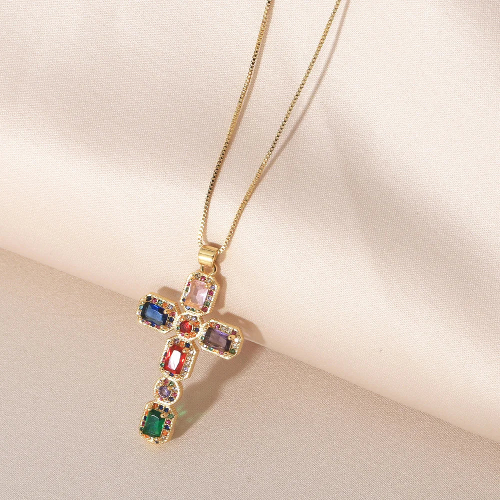 Flola Women'S Crystal Cross Necklaces Multicolor Luxury Pendant Necklaces Christian Copper Gold Plated Religious Jewelry Nkeb775