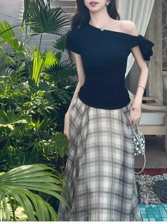 Stylish Black Asymmetrical Shoulder Bared Short Sleeve T-Shirt Women's Summer Waist Cinched Belted Slimming Top Korean Style