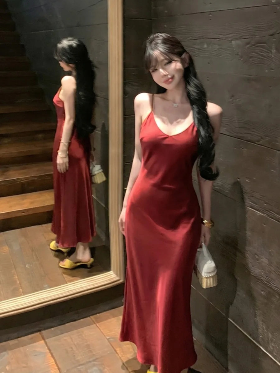 Sexy Retro V-Neck Strap Dress Women's Slim Fit Long Skirt High Waist Summer Design Sensation Lady Style Comfortable Breathable