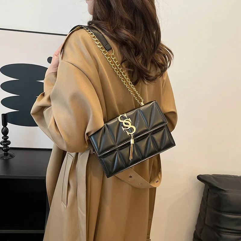 Trendy Luxury Argyle Quilted Flip Small Square Bag Metal Letter Tassel Diagonal Cross Package Commuter Shoulder Bag