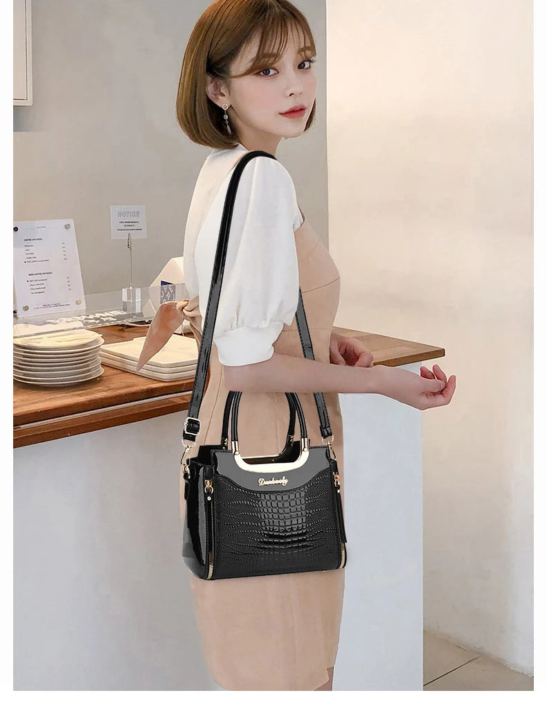 Stylish senior crocodile print women's handbag, temperament all large capacity single shoulder crossbody bag