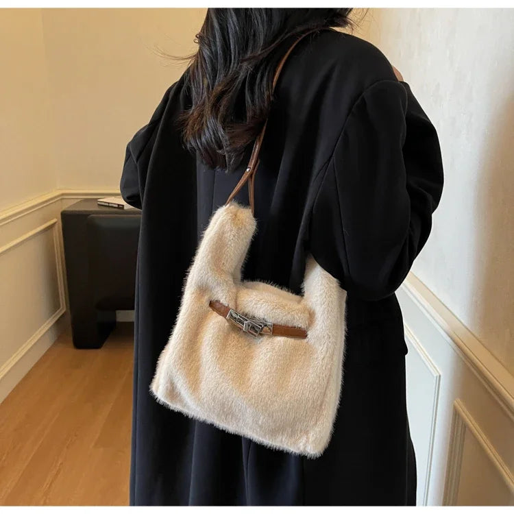 Fashionable Women's Bags Trend 2025 Faux Fur Shoulder Bags Plush Faux Mink Luxury Handbags Chic Crossbody Bag Solid Color Purses