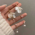 Fashion Glossy Shell Flower Pendant Earrings For Women'S Temperament Pearl Earrings Sweet Design Wedding Gifts