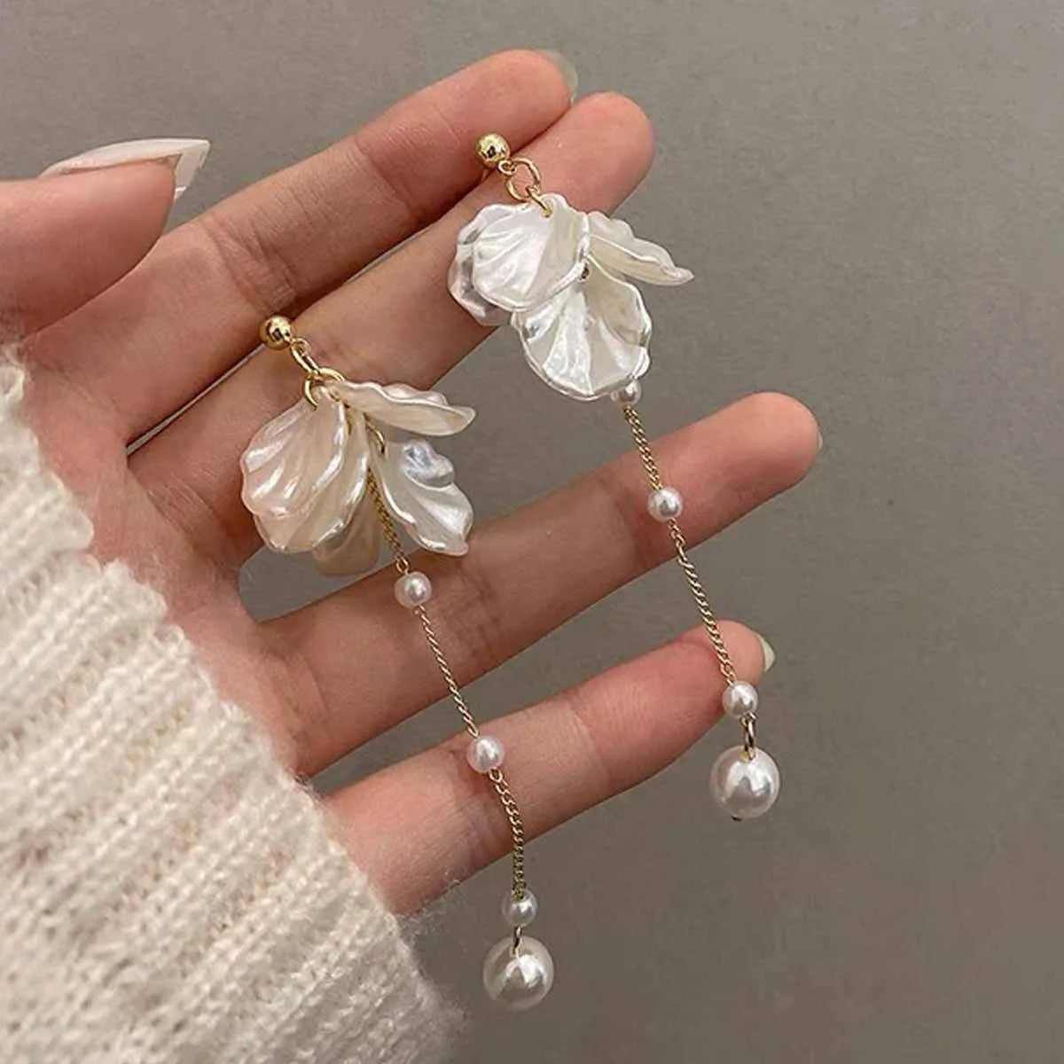 Fashion Glossy Shell Flower Pendant Earrings For Women'S Temperament Pearl Earrings Sweet Design Wedding Gifts