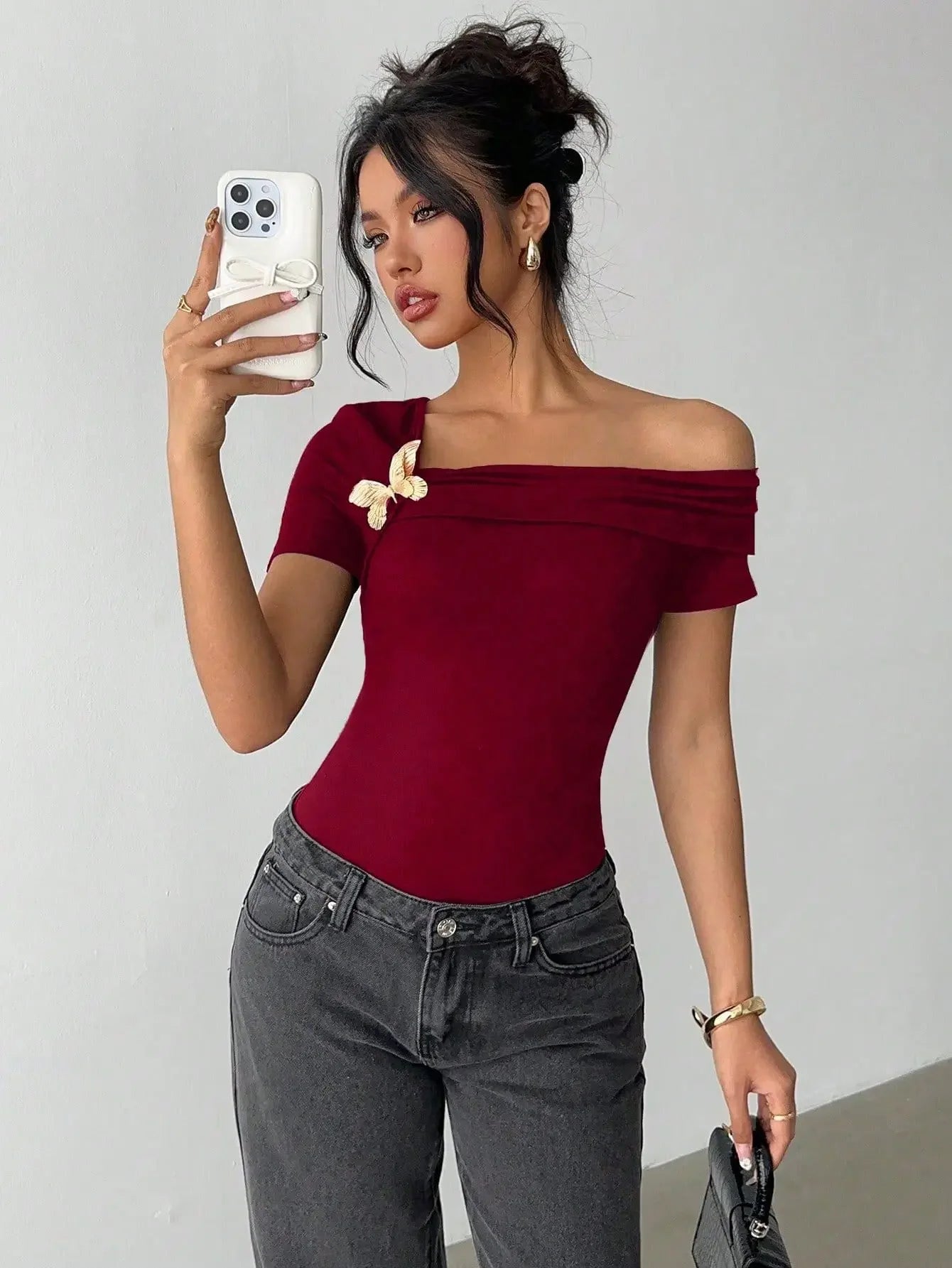 Metal Butterfly Buckle Sloping Shoulder T-shirt Women's Short Sleeve Slim Fitting Interior Blouse Casual Versatile Cropped Tops