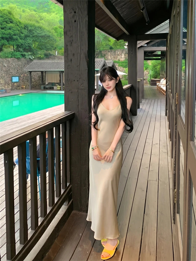 Sexy Retro V-Neck Strap Dress Women's Slim Fit Long Skirt High Waist Summer Design Sensation Lady Style Comfortable Breathable