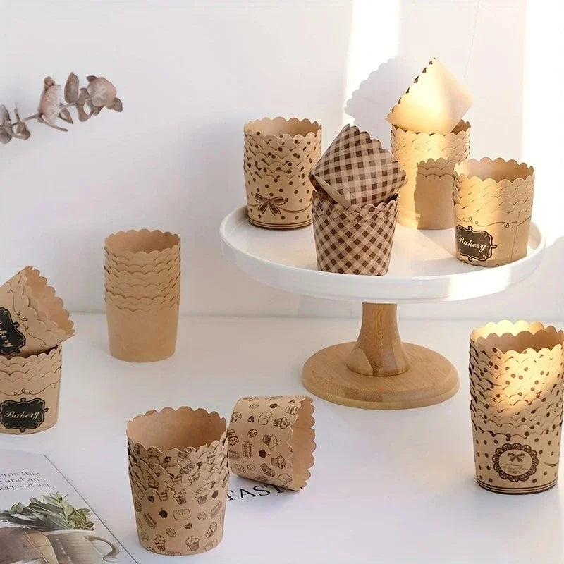 50 unidades, moldes de papel kraft resistentes al calor para magdalenas para hornear y servir - Pequeños accesorios de cocina para tartas, pasteles y más