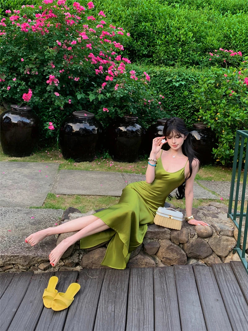 Sexy Retro V-Neck Strap Dress Women's Slim Fit Long Skirt High Waist Summer Design Sensation Lady Style Comfortable Breathable