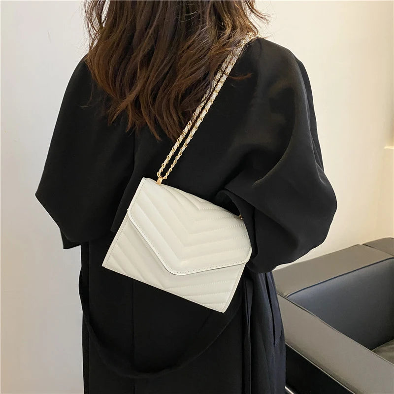Fashionable Elegant Argyle Quilted Small Square Bag Woven Chain Magnetic Suction Buckle Diagonal Cross Bag Commuter Shoulder Bag
