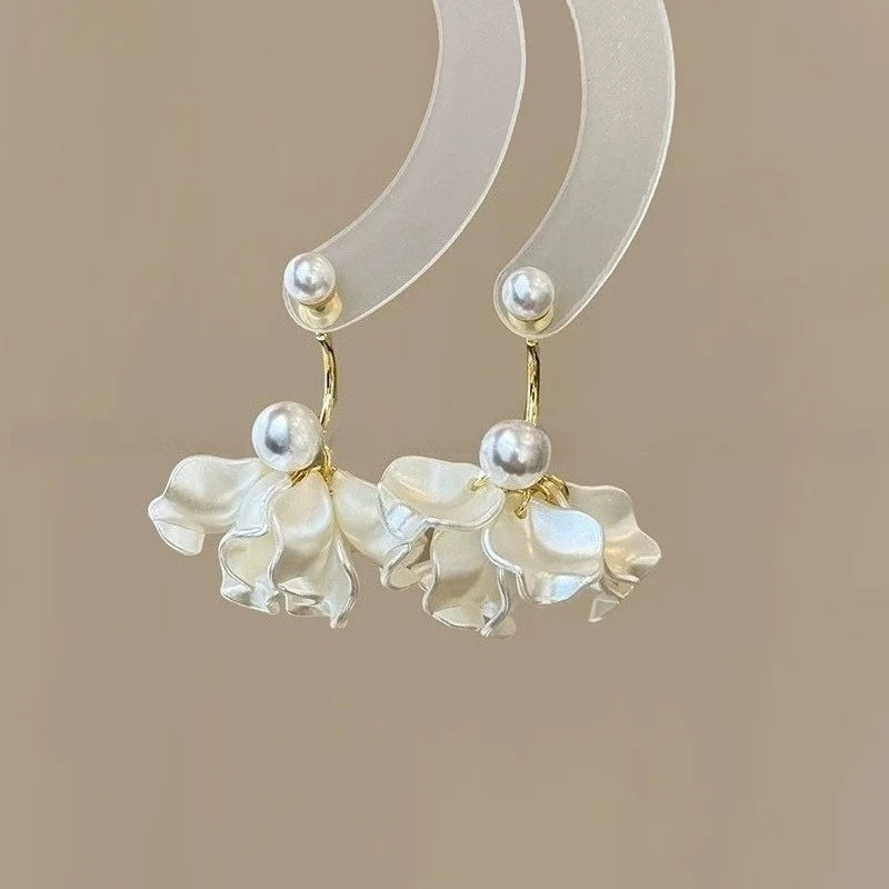 Flower Pearl Stud Earrings Korea Elegant Temperament White Color Petal Earrings For Women'S Wedding Jewelry Gifts