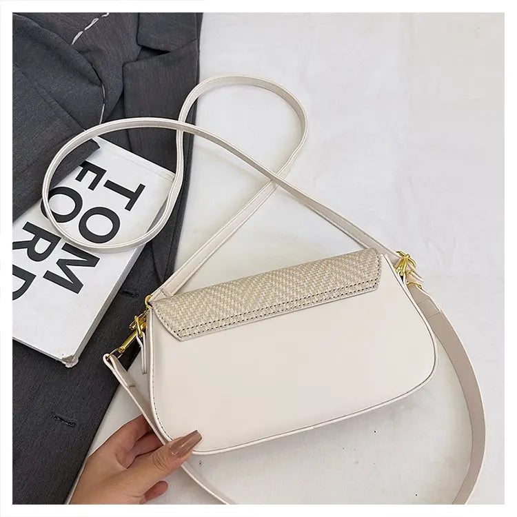 Famous Designer Crossbody Bag Trendy Letter Logo Also Serves As A Chic And Spacious Diaper Bag For Women