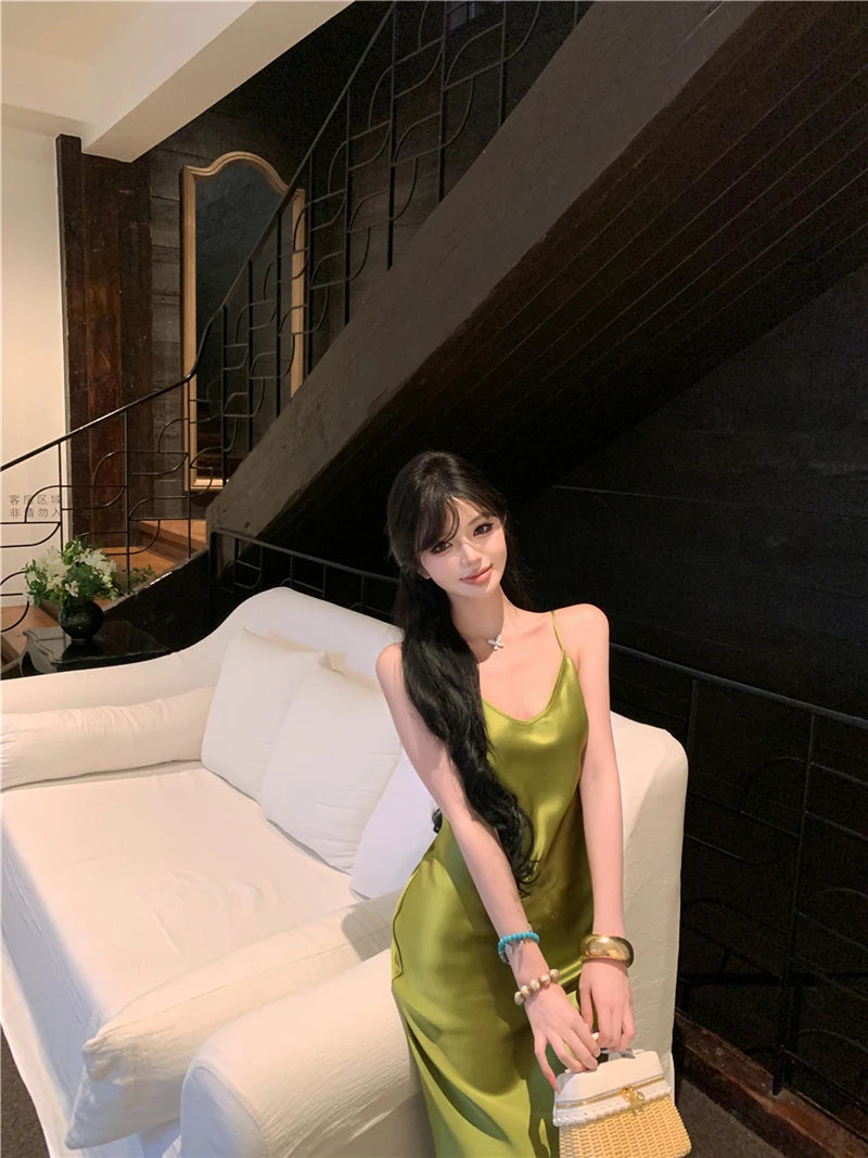 Sexy Retro V-Neck Strap Dress Women's Slim Fit Long Skirt High Waist Summer Design Sensation Lady Style Comfortable Breathable