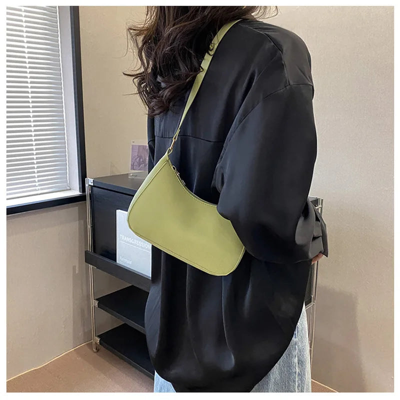 Fashionable and Trendy Solid-Color Handbag, Simple and New Small Square Bag, Stylish and High-Quality Single-Shoulder Armpit Bag
