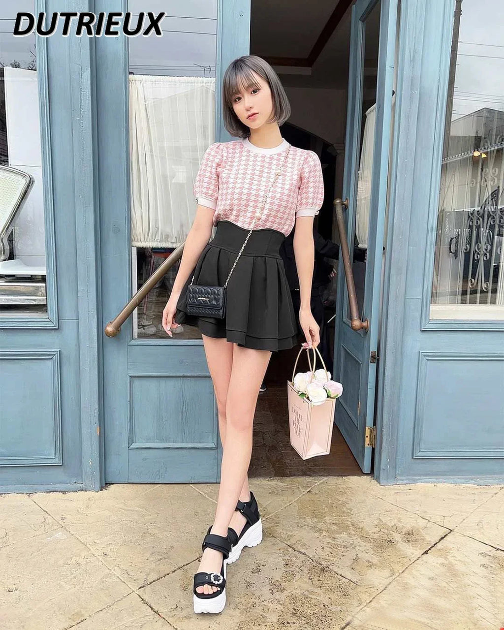 Japanese Lolita Black Skirts Women 2023 Spring Autumn New Radian Waistline Slim Short Pleated Skirt Female Mini Skirt Culottes
