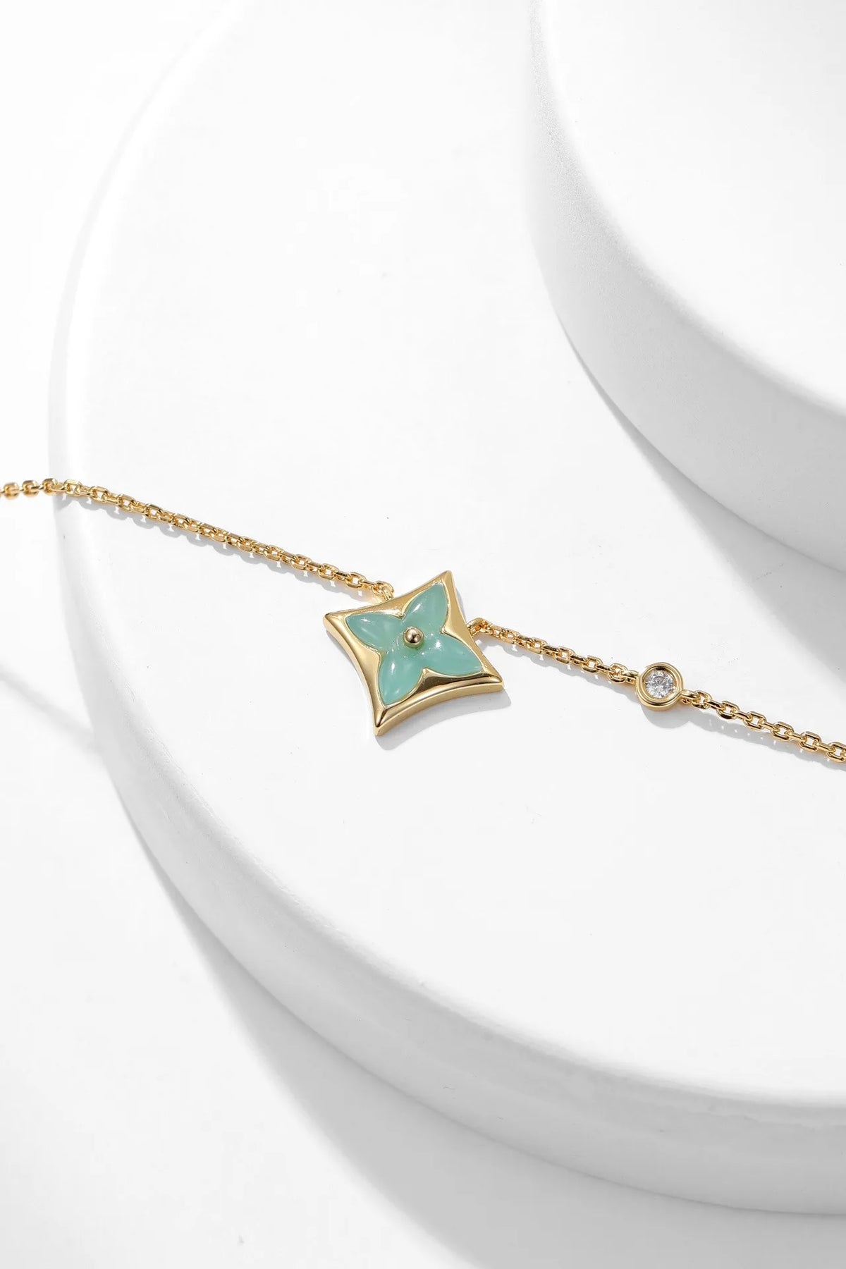 Classic Floral Indigo Stone Gold Plated Bracelet Women's Luxury Single Flower Embedded Rhombus Fashion Alloy Geometric Chain