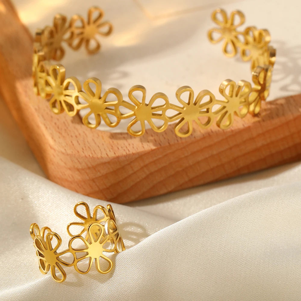 Stainless Steel Bracelet Rings Set Hollow Flowers Unusual Retro Bracelet Ring For Women'S Jewelry Non-Fading High-Quality New