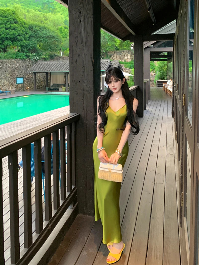 Sexy Retro V-Neck Strap Dress Women's Slim Fit Long Skirt High Waist Summer Design Sensation Lady Style Comfortable Breathable