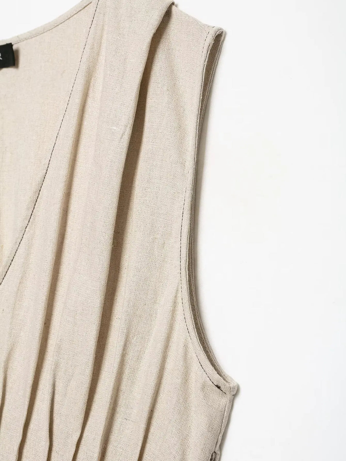 Slimming Sleeveless Pleated A-Line Dress High Waist V-Neck Street Style Casual Commute Dress for Women Fashionable Simple Chic