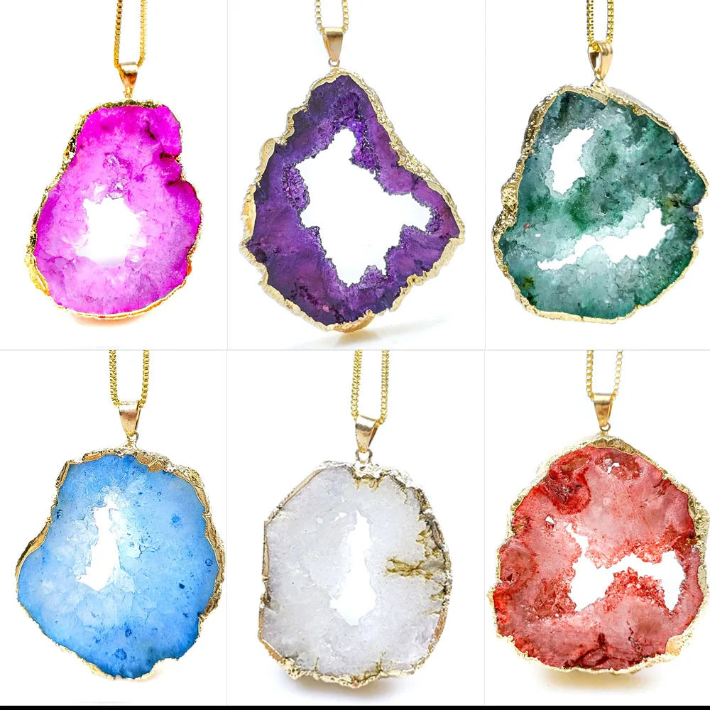 Natural Agate Slice Druzy Necklace Irregular Quartz Geode Pendant Necklace with Gold Plated Edge Crystal Stone Jewelry for Women