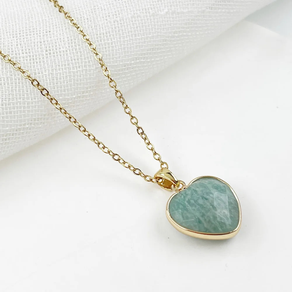 Natural Crystal Stone Heart Shaped Pendant Necklace For Women'S Stainless Steel Chain Strawberry Quartz Pendulum Choker Jewelry