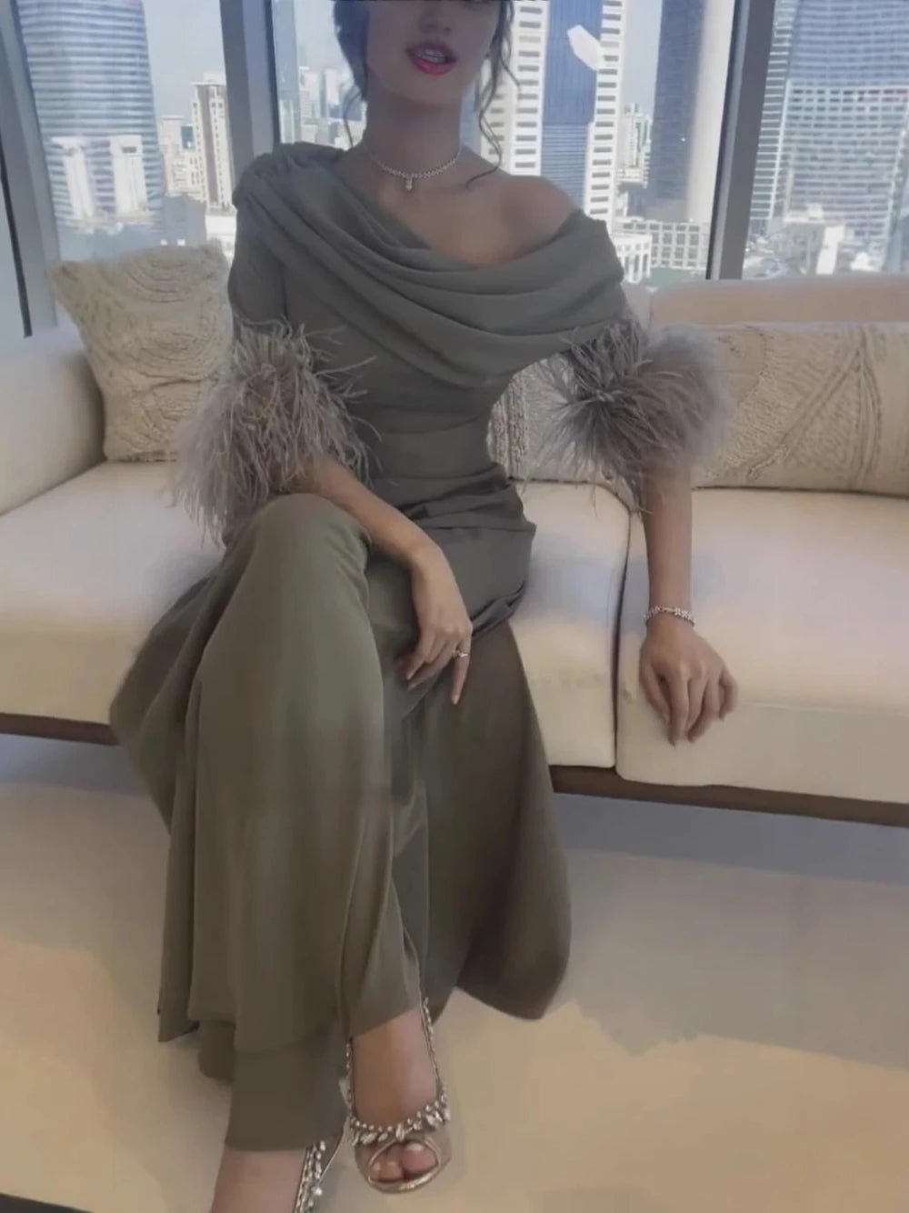 Loose Elegant Jumpsuit Feathered Pleated Chiffon S-2XL Fashionable Party Gown For Women Fast Shipping Off Shoulder Prom Wear
