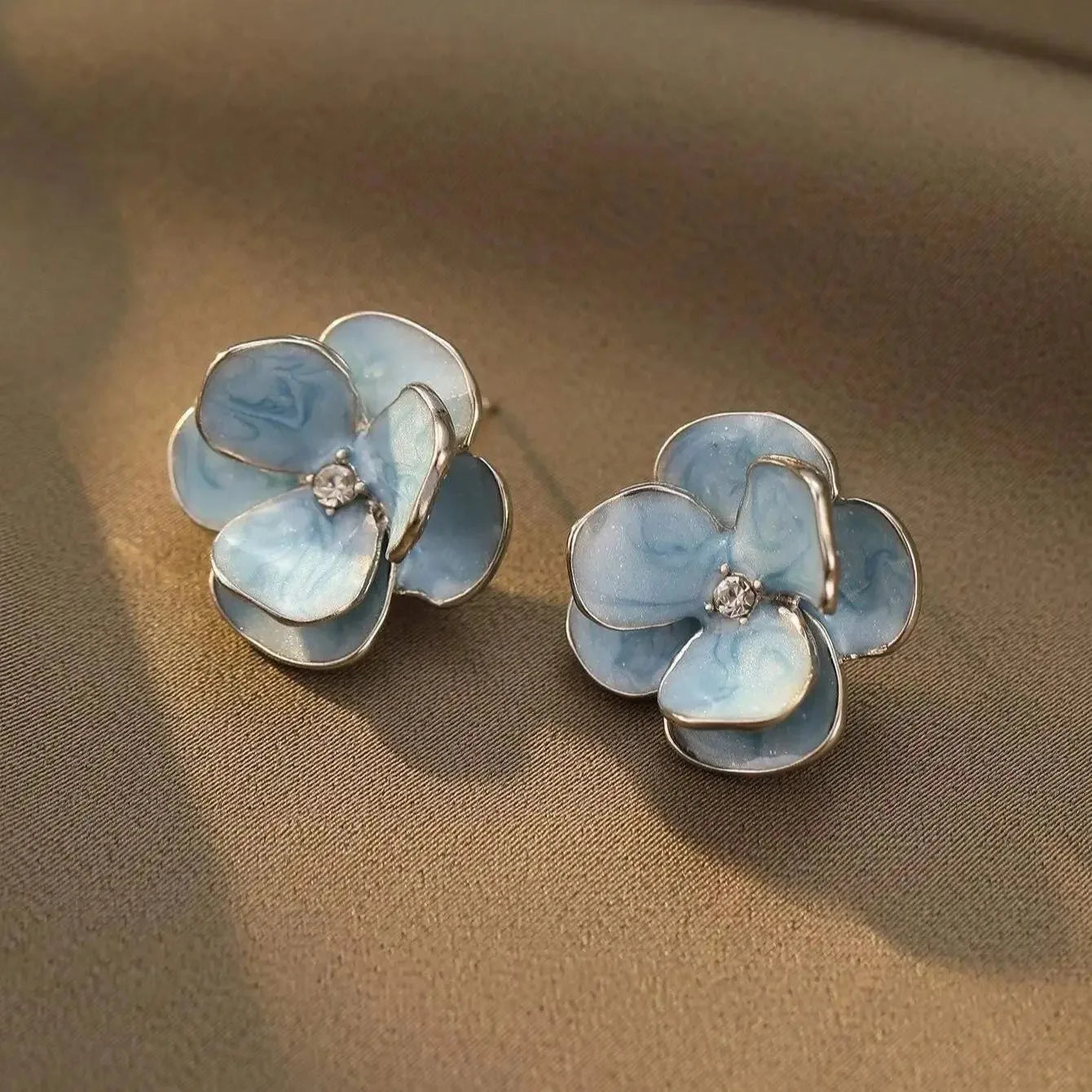 New Fashion Sweet Design Spring/Summer Blue Pink Enamel Flower Light Luxury High End Earrings Gifts For Women'S Jewelry
