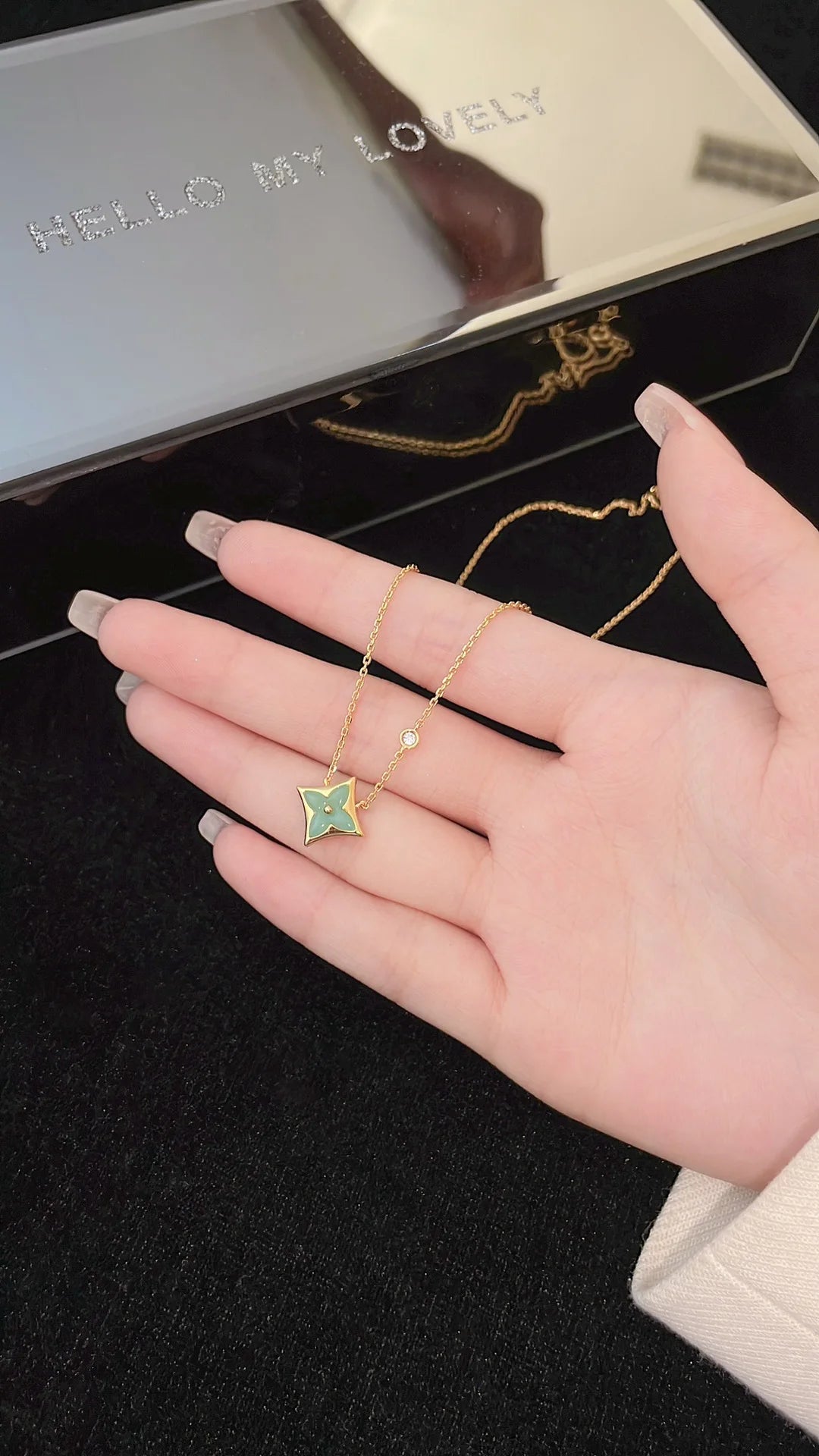 Classic Floral Indigo Stone Gold Plated Bracelet Women's Luxury Single Flower Embedded Rhombus Fashion Alloy Geometric Chain