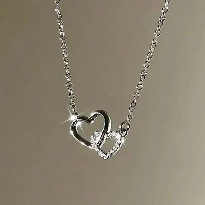 New Fashion Metal Wrinkled Stereoscopic Flowers Pendant Necklace For Women'S Charm Temperament Clavicle Chain Jewelry