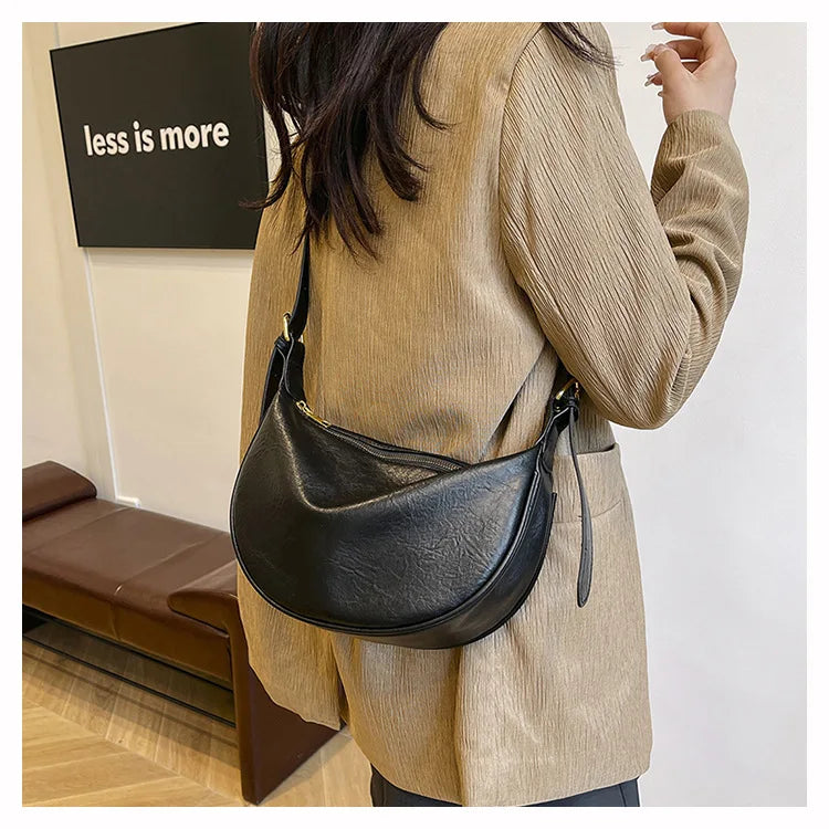 Women Vintage Soft Leather Dumpling Bag Fashion Adjustable Strap Crossbody Bag Large Capacity Crescent Shoulder Purse for Daily