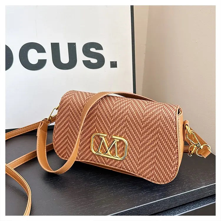 Famous Designer Crossbody Bag Trendy Letter Logo Also Serves As A Chic And Spacious Diaper Bag For Women