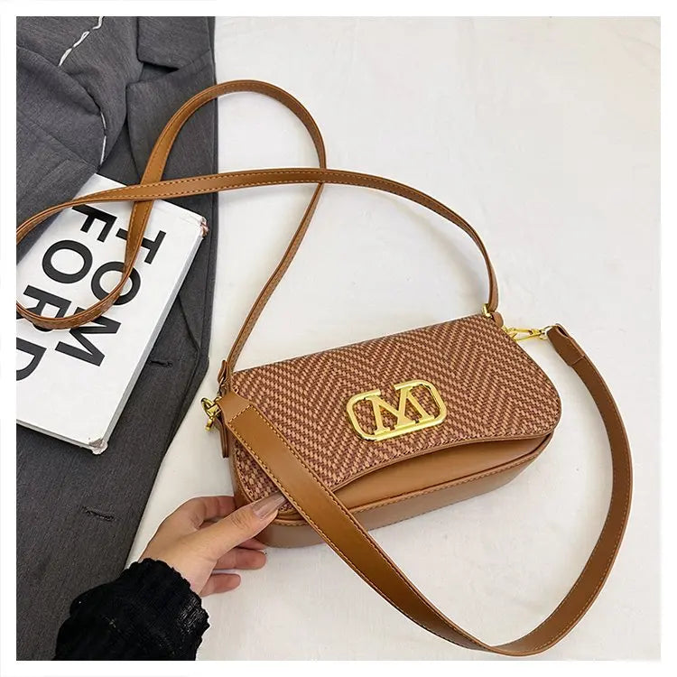 Famous Designer Crossbody Bag Trendy Letter Logo Also Serves As A Chic And Spacious Diaper Bag For Women