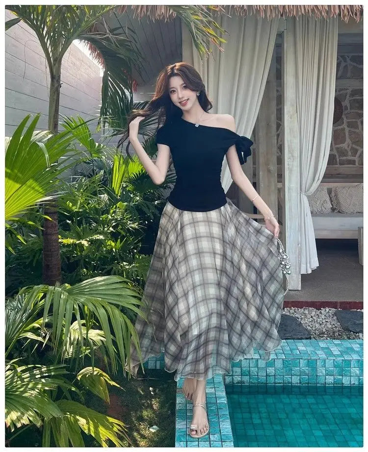 Stylish Black Asymmetrical Shoulder Bared Short Sleeve T-Shirt Women's Summer Waist Cinched Belted Slimming Top Korean Style