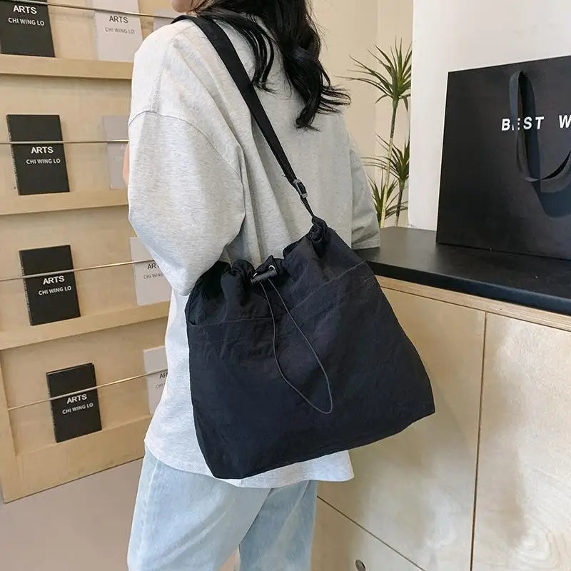 Women's Large Capacity Shoulder Bag Lightweight Crossbody Bag Ideal for Daily Travel & Versatile Use
