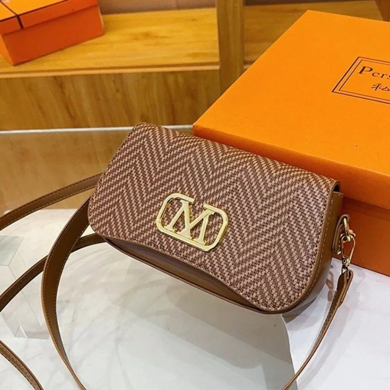 Famous Designer Crossbody Bag Trendy Letter Logo Also Serves As A Chic And Spacious Diaper Bag For Women