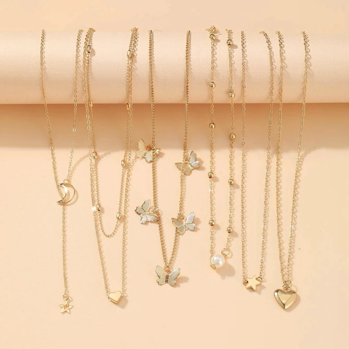 Elegant Vintage Jewelry Set With Pendant Necklace And Twisted C Hoop Earrings For Daily Outfits