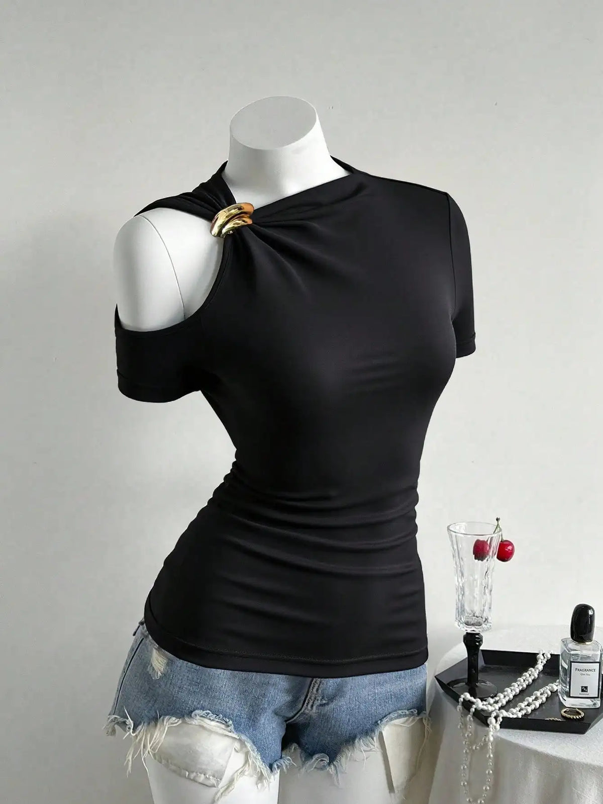 Women's Off-Shoulder T-Shirt - Solid Color Knitted Short Sleeve