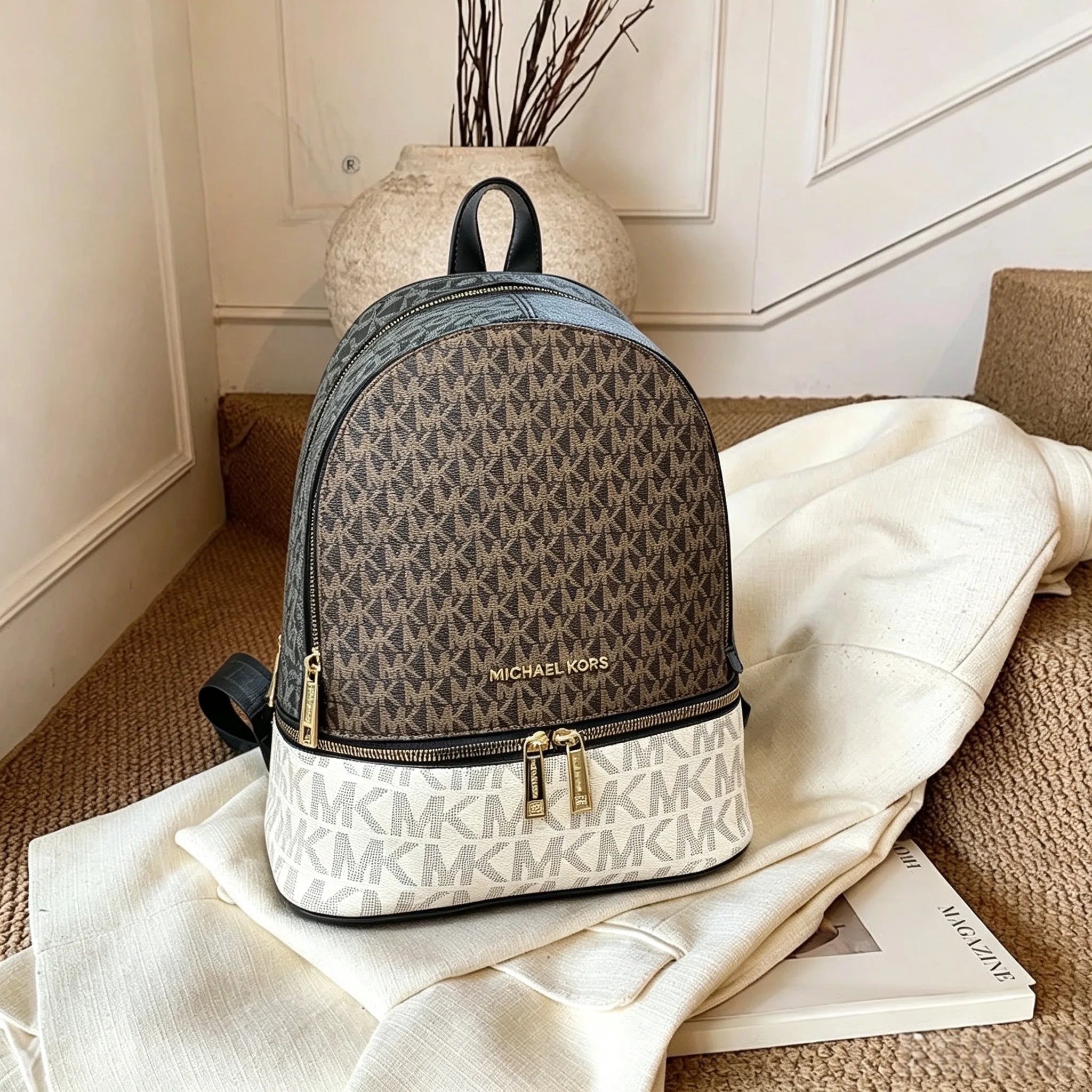 Brand new design Michael Kors Young Chamber women's backpack, a classic, stylish, versatile shoulder bag