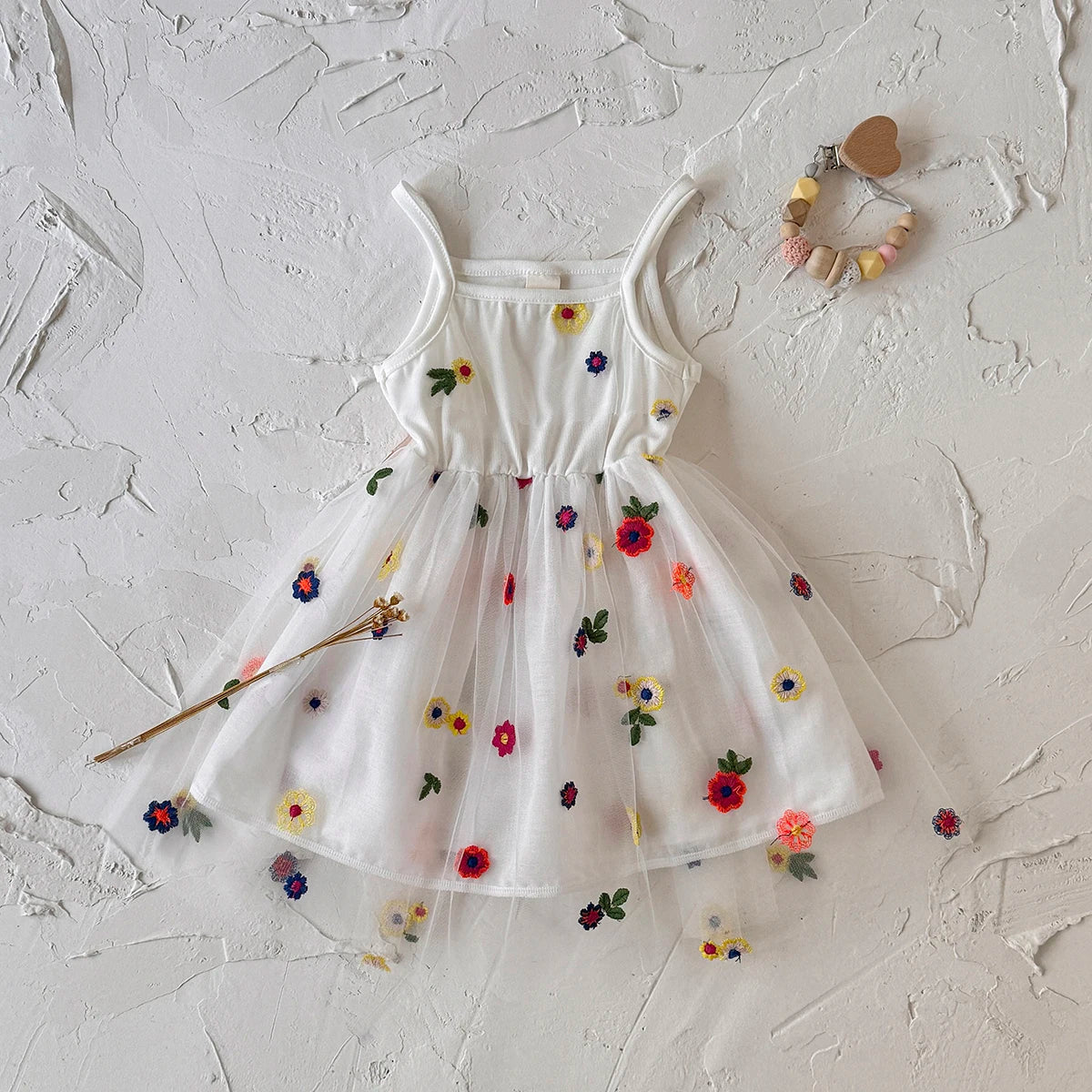 Korean Version of Baby Girls' Suspender Mesh Dress, Summer New Style, Sweet Flower Princess Dress for Infants and Young Children