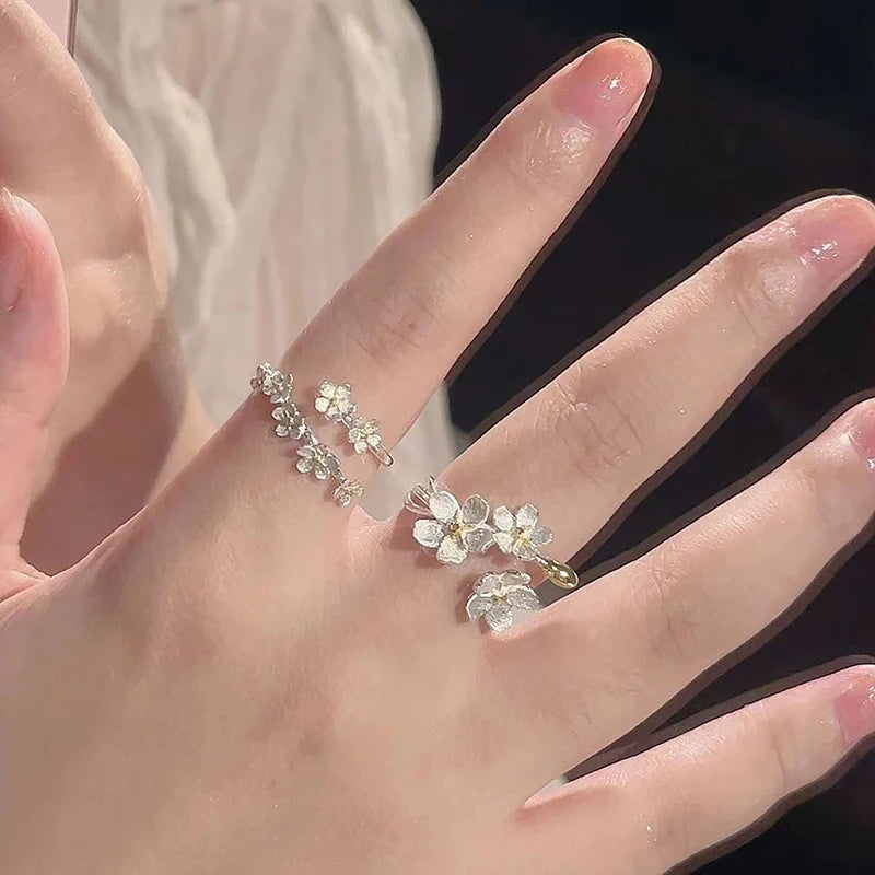 Unique Delicate Flower Opening Adjustable Rings For Women Fashion Minimalist Silver Color Finger Ring Engagement Jewelry Gift