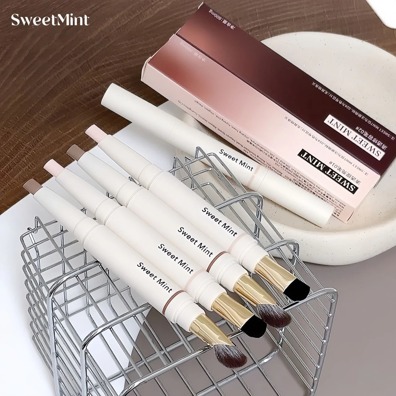 Dual-Ended Face Contour & Highlight Stick 3D Nose Shadow with Smudge Brush Silky Smooth Concealer Pen Natural Sculpting Makeup