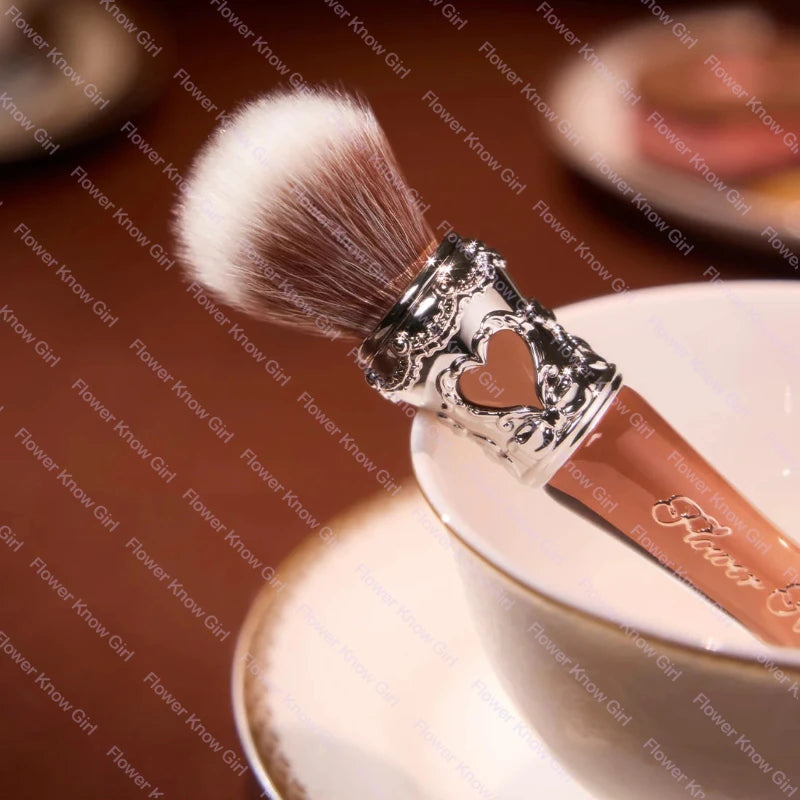 Flower Knows The Sweetie Bear Rounded Blush Brush Loose Powder Makeup Brushes