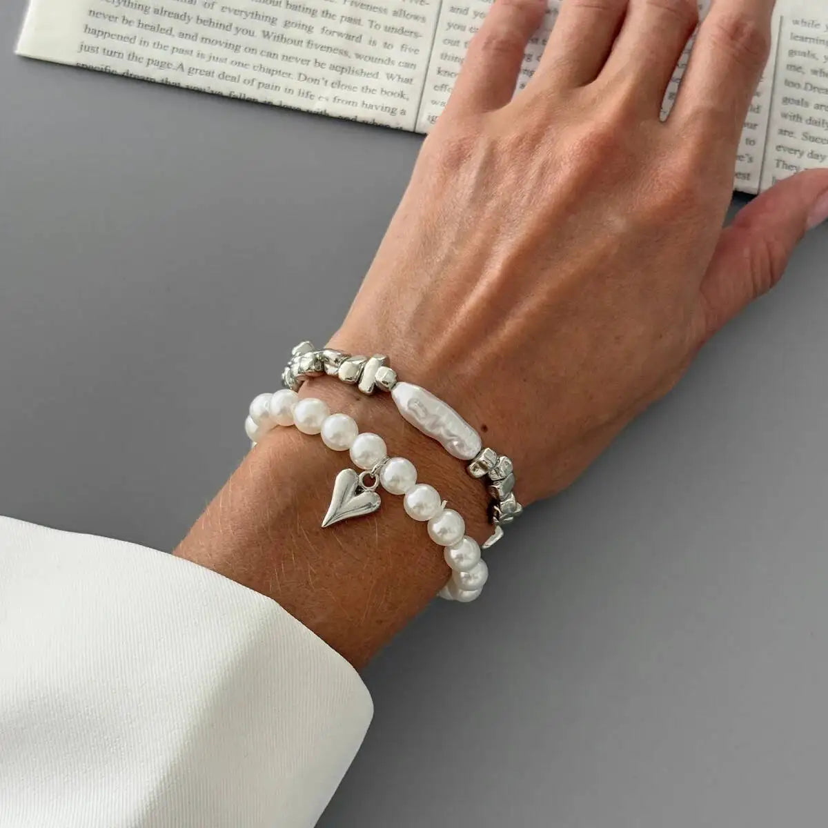 Imitation Pearl Bracelet Set For Women Bohemian Chic Elastic Rope Heart Pendant Jewelry Two Piece