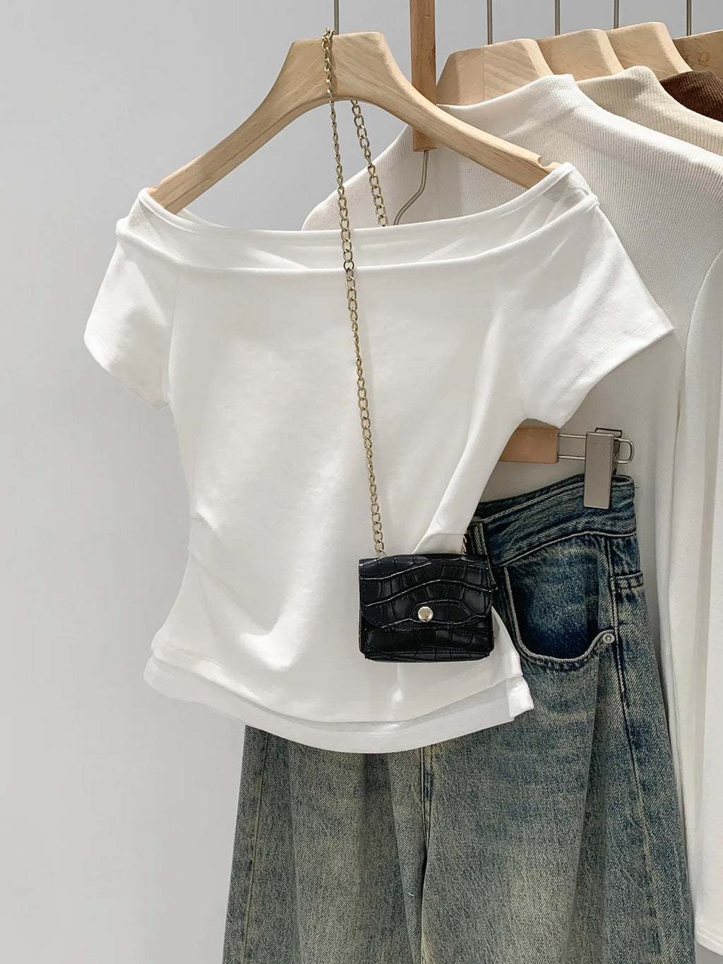 Unique Shoulder-Baring Pink Short-Sleeve T-Shirt Women's Summer New Style Korean Version Slim Fit Commute Style Cotton Material