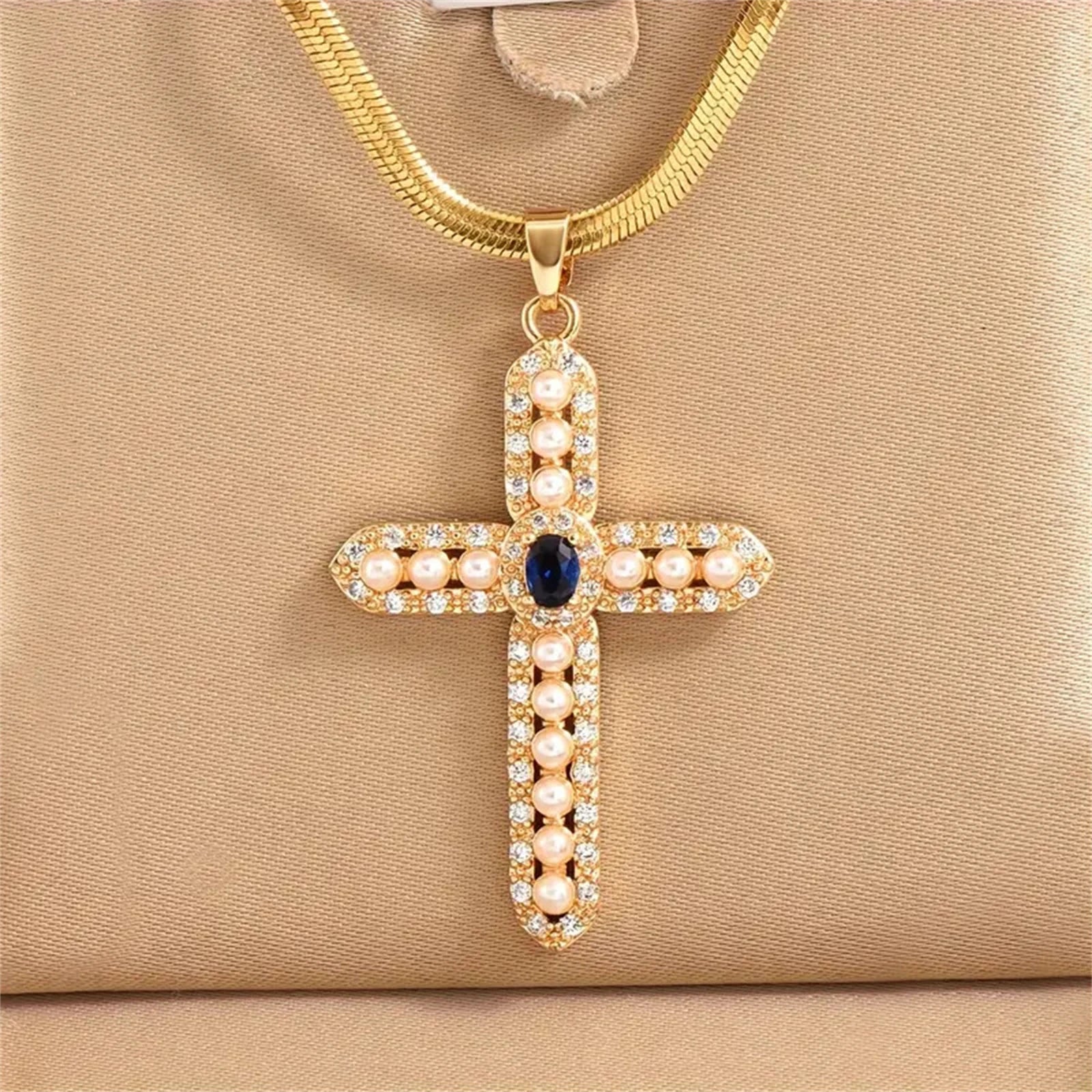 Zircon Pearl Cross Pendant Charms Chain Necklaces Ladies Fashion Exquisite Jewelry Gifts San125