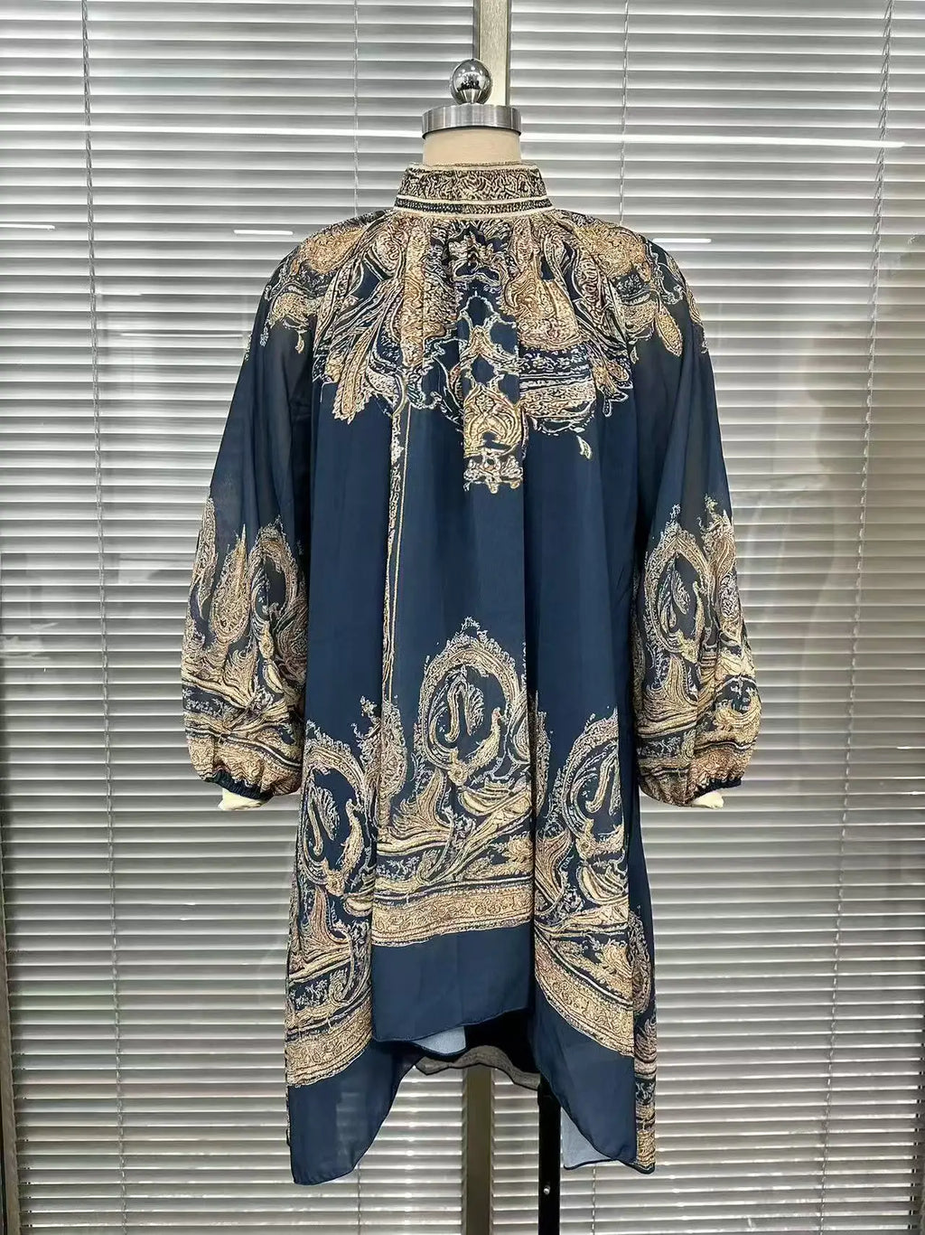New European-style High-neck Printed Chiffon Dress with Loose, Casual Vacation-themed Shawl Sleeves.