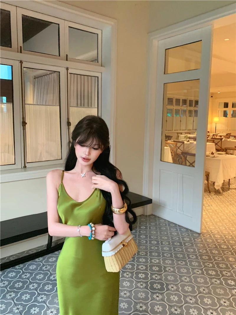Sexy Retro V-Neck Strap Dress Women's Slim Fit Long Skirt High Waist Summer Design Sensation Lady Style Comfortable Breathable