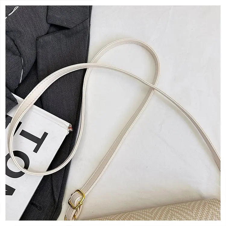 Famous Designer Crossbody Bag Trendy Letter Logo Also Serves As A Chic And Spacious Diaper Bag For Women